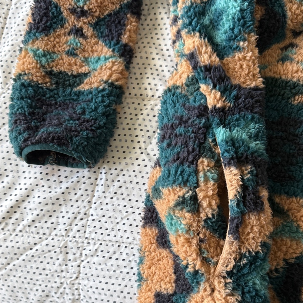 Geometric Patterned Fleece Pullover - image 4